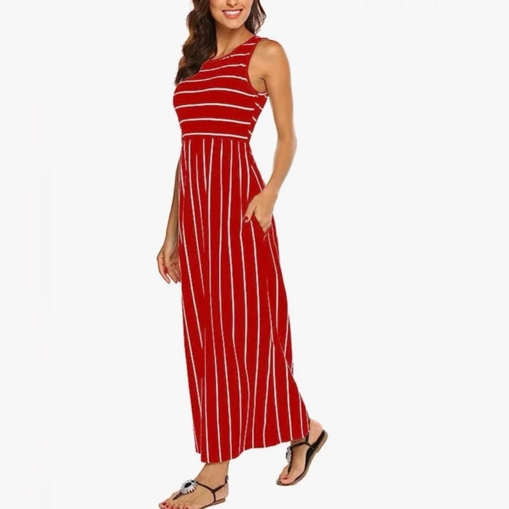 Hount Red and White Stripped Dress with Two Front Pockets
    Size: Small